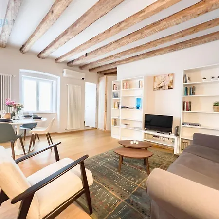 Apartman Mazzini 9 Tirabora Short Rent *
