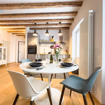Apartman Mazzini 9 Tirabora Short Rent