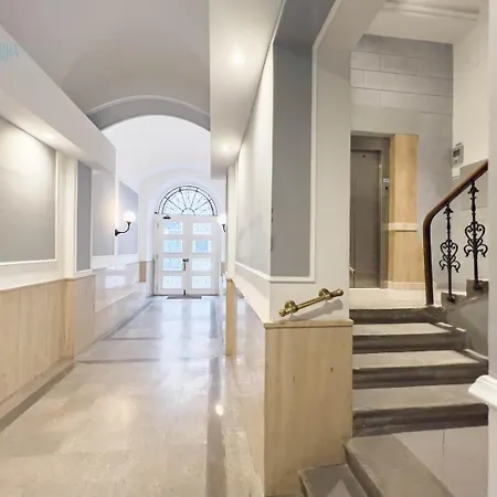 Mazzini 9 Tirabora Short Rent * Trieszt
