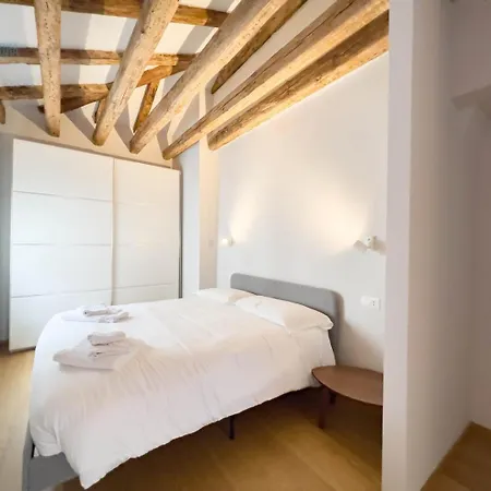 Mazzini 9 Tirabora Short Rent Apartman Trieszt