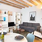 Mazzini 9 Tirabora Short Rent Apartment