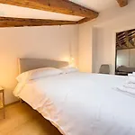 Mazzini 9 Tirabora Short Rent Apartment Trieste