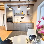 Mazzini 9 Tirabora Short Rent Apartment *