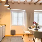 Mazzini 9 Tirabora Short Rent Apartment Trieste