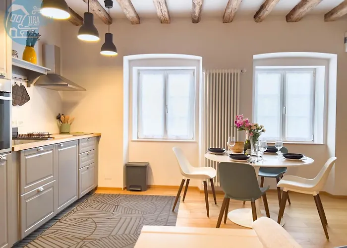 Mazzini 9 Tirabora Short Rent